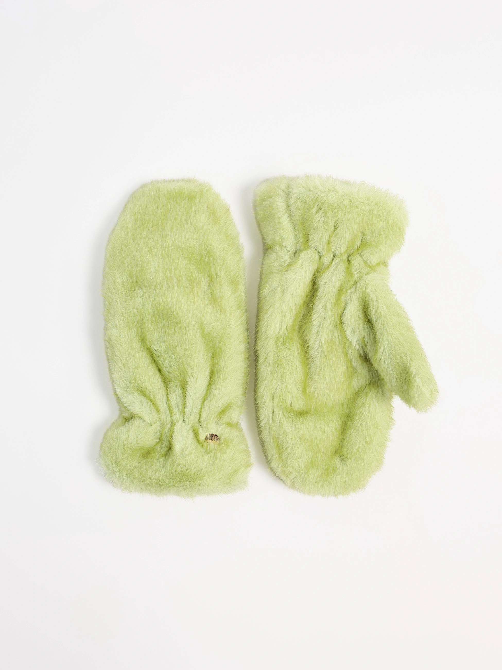 Варежки из искусственного меха в ассортименте